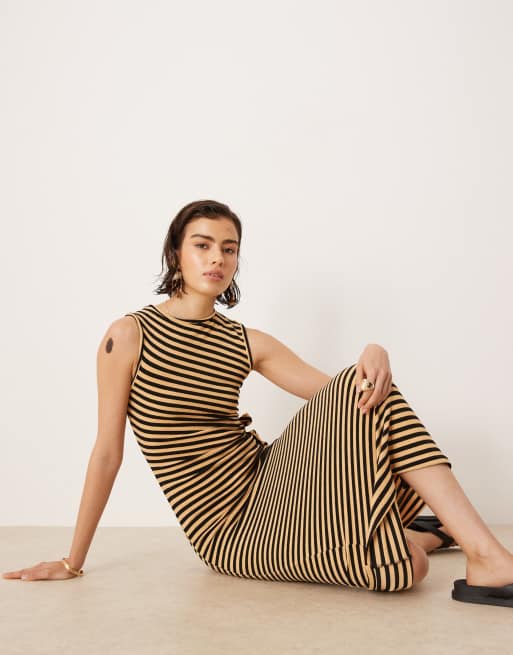 ASOS DESIGN - Robe longue sans manches en tissu éponge à découpe latérale avec rayures - Orange et noir, 4 de 4
