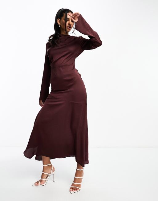 ASOS DESIGN - Robe longue satinée à col montant et ourlet asymétrique - Bordeaux, 4 de 4
