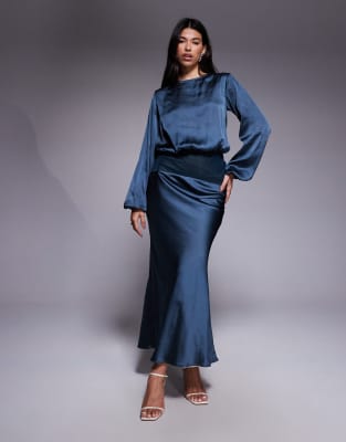 Robe longue satinée à encolure bateau avec empiècement en velours - Bleu marine 32