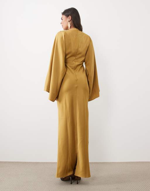 ASOS DESIGN robe longue satinée à manches longues drapée, croisée sur le devant, col montant, couleur tabac séché, 4 de 4