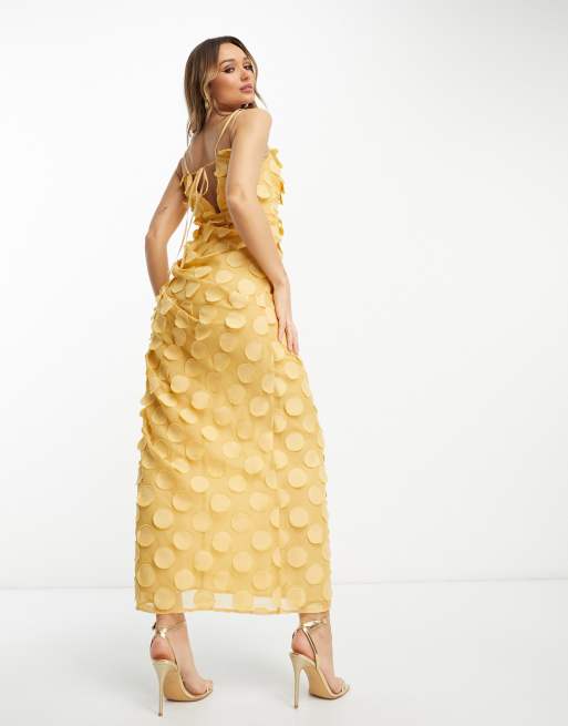 ASOS DESIGN Robe longue textur e col b nitier et lani res Jaune p le