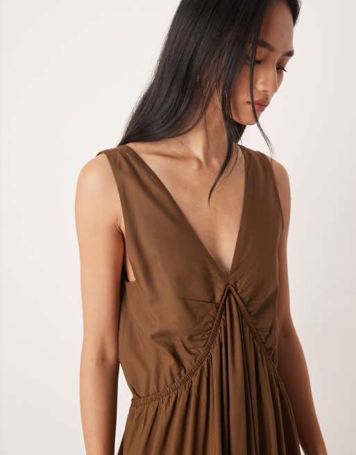 ASOS DESIGN - Robe longue trapèze à volants étagés et col V - Olive foncé, 3 de 4