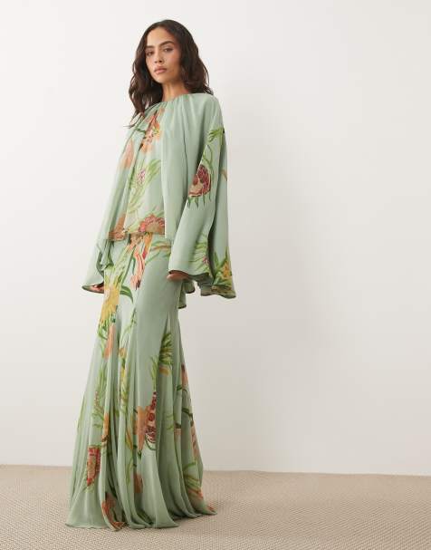 ASOS DESIGN - Robe longue volumineuse avec cape et godets - Bleu clair et vert fleuri - view 1