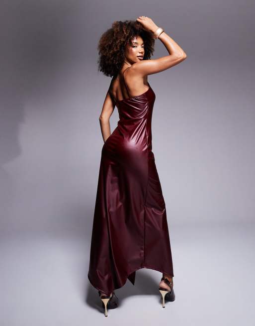 ASOS DESIGN Robe mi longue a bretelles en imitation cuir avec encolure carree et ourlet asymetrique Lie de vin ASOS