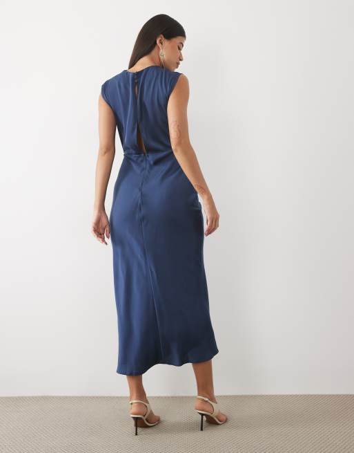 ASOS DESIGN robe mi-longue à col montant avec corsage plissé bleu marine, 4 de 4