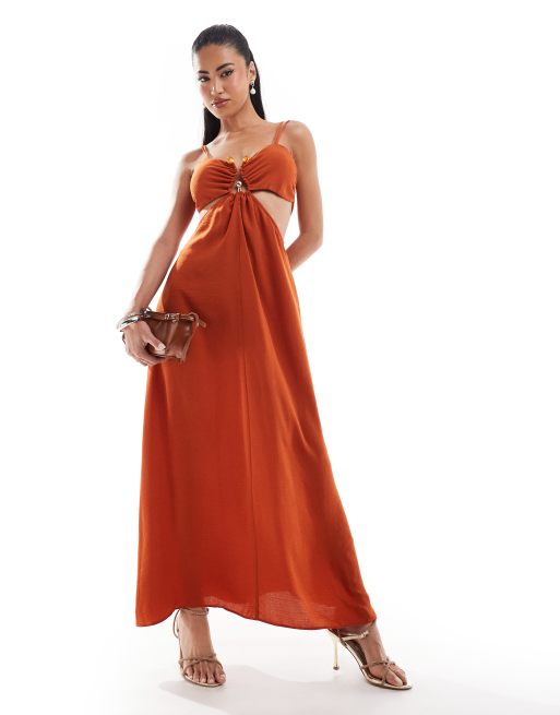 ASOS DESIGN - Robe mi-longue à découpes avec détail métallique doré et pierres - Cannelle