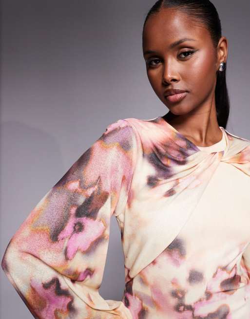ASOS DESIGN - Robe mi-longue à imprimé fleuri effet tacheté avec manches longues et encolure torsadée - Beige, 2 de 4