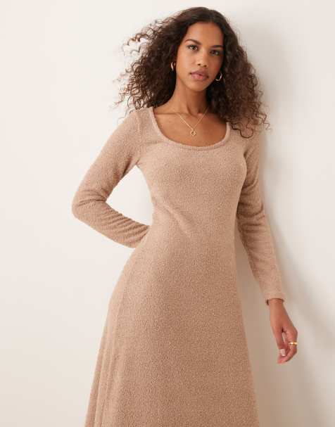 ASOS DESIGN - Robe mi-longue ajustée et évasée en tissu duveteux ultra doux - Grège - view 1