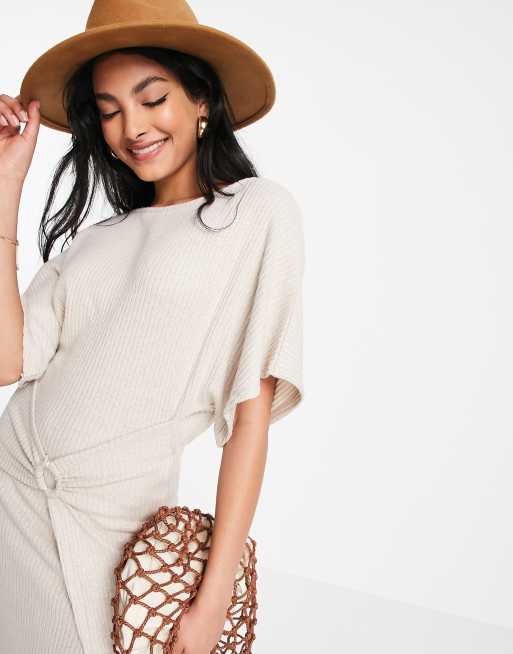 ASOS DESIGN - Robe mi-longue côtelée à manches courtes avec détail anneau - Crème, 3 de 4