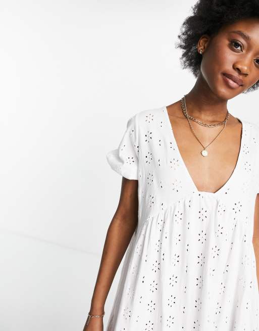 ASOS DESIGN Robe mi longue en broderie anglaise avec col V et