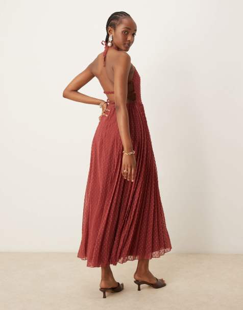 ASOS DESIGN - Robe mi-longue en plumetis duveteux avec encolure nageur et empiècement à plis - Bordeaux - view 1
