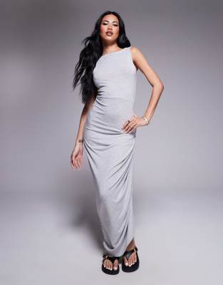 ASOS DESIGN - Robe mi-longue et asymétrique avec encolure bateau et fronces sur les côtés - Gris chiné