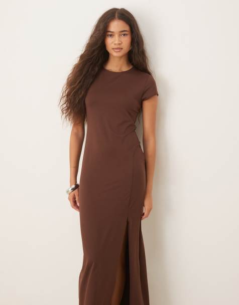 ASOS DESIGN - Robe mi-longue fendue devant avec mancherons et fronces sur le côté - Chocolat - view 1
