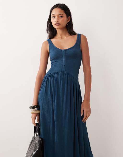 ASOS DESIGN - Robe mi-longue froissée et boutonnée - Bleu jean, 4 de 4