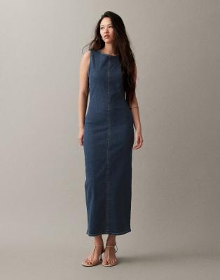 ASOS DESIGN - Robe mi-longue moulante en jean à encolure bateau - Bleu moyen