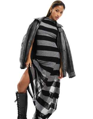 Robe Lucy Paris Taille XS – Rayée Multico, Sans Manches, Ourlet Volanté