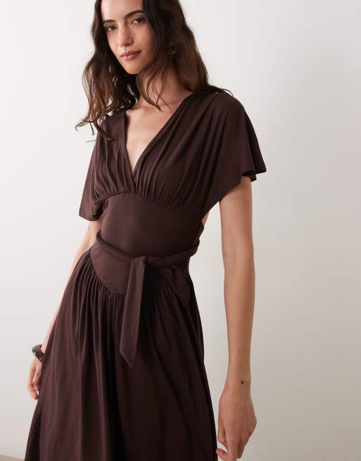 ASOS DESIGN robe midi cache-cœur col V marron, 2 de 4