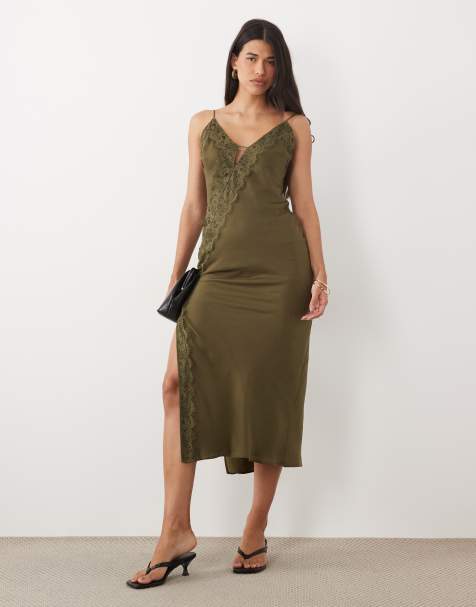 ASOS DESIGN robe midi en satin coupe biais avec bordure en dentelle et détail côté vert olive - view 1