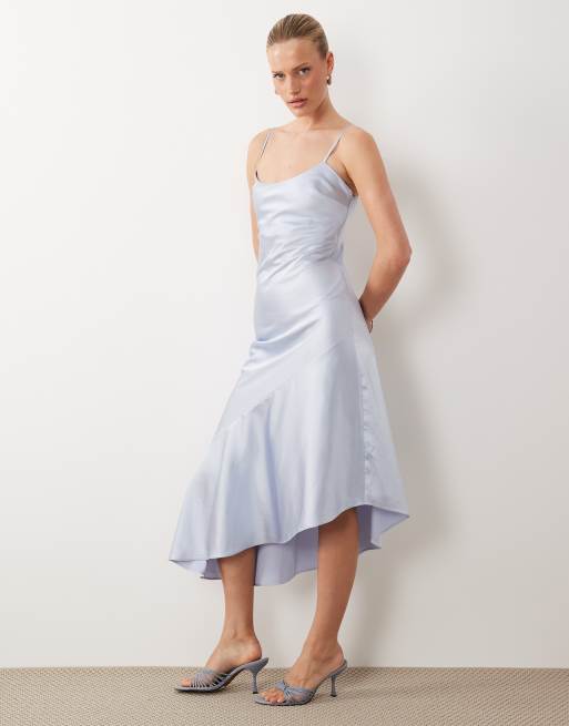 ASOS DESIGN - Robe nuisette longue en satin avec ourlet asymétrique - Bleu glacier, 3 de 4