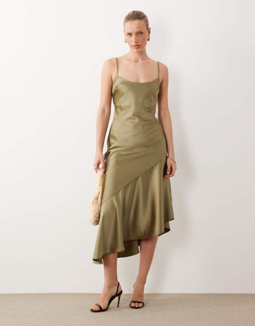 ASOS DESIGN - Robe nuisette longue en satin avec ourlet asymétrique - Kaki, 3 de 4
