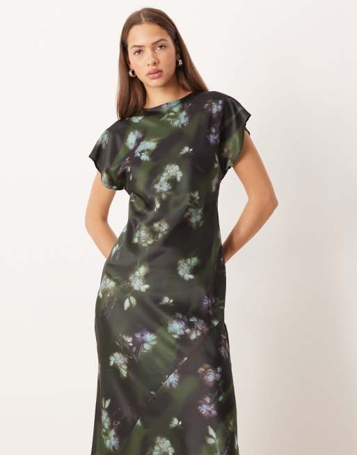 ASOS DESIGN - Robe nuisette longue satinée à mancherons et coutures apparentes - Vert fleuri flouté, 3 de 4