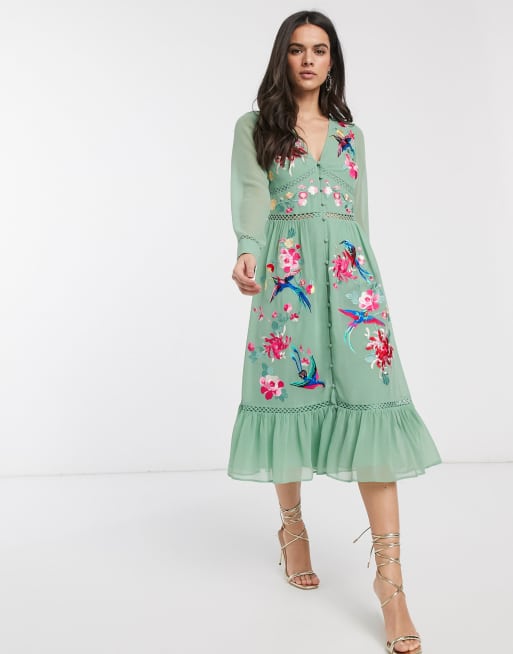 ASOS DESIGN - Robe patineuse mi-longue brodée avec bordures en dentelle et basques - Vert sauge