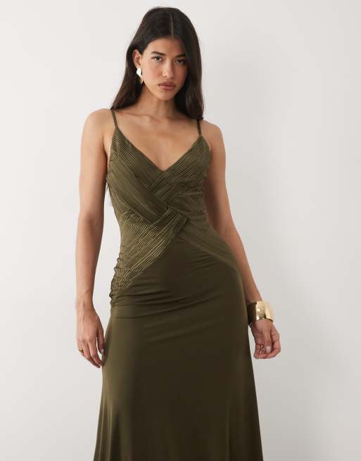 ASOS DESIGN - Robe plissée longue à col V contrastant et dos ouvert - Olive foncé, 4 de 4