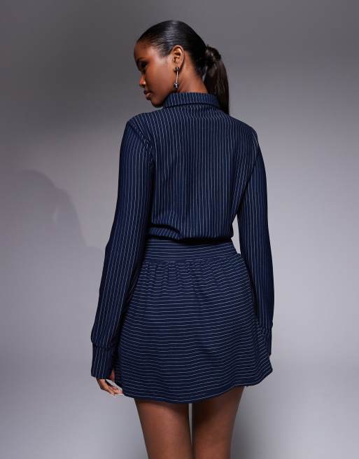 ASOS DESIGN - Robe polo courte à manches longues avec taille cintrée - Bleu marine à fines rayures, 3 de 4