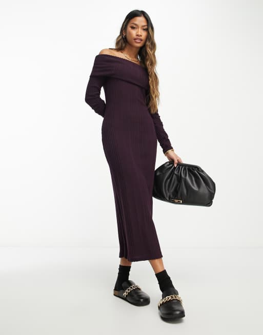 ASOS DESIGN - Robe pull mi-longue ultra douce à encolure Bardot - Bordeaux