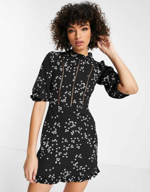 ASOS DESIGN - Robe rétro courte avec bordure en maille échelle et imprimé étoiles