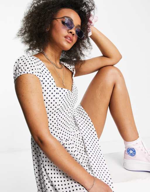 ASOS DESIGN - Robe rétro courte style années 90 - Blanc à pois bleu marine, 3 de 4