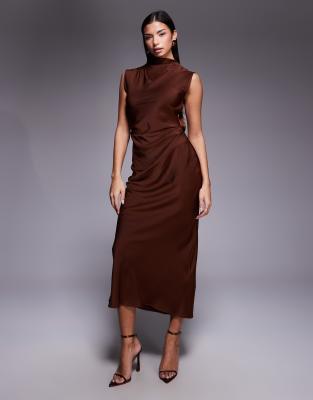 Robe satinée mi-longue avec buste plissé et col montant - Marron clair-Brown 36