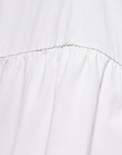 ASOS DESIGN - Robe t-shirt courte à basque avec manches courtes et taille basse à basque - Crème, 4 de 4