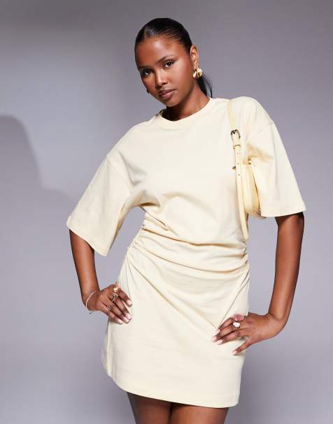 ASOS DESIGN - Robe t-shirt courte avec taille cintrée et épaulettes - Babeurre - view 1