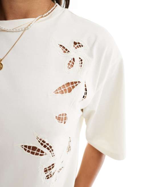 ASOS DESIGN - Robe t-shirt courte de plage à empiècements en broderie anglaise - Crème, 4 de 4
