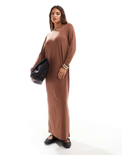 ASOS DESIGN- Robe t-shirt longue à manches longues - Chocolat clair