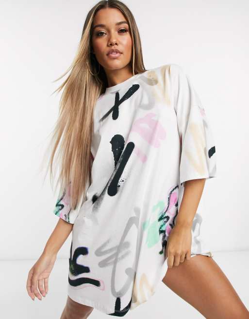 ASOS DESIGN Robe t shirt oversize imprim graffiti