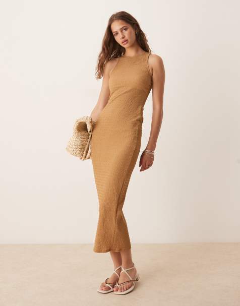 ASOS DESIGN - Robe texturée mi-longue à dos nageur - Camel - view 1