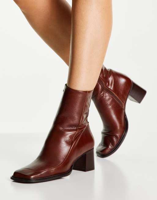 Square toe 2025 brown boots