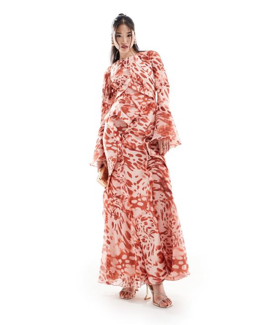 ASOS DESIGN – Röd, djurmönstrad, långärmad maxiklänning i satin- och chiffongmix med volang