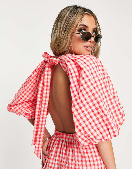 ASOS DESIGN – Röd ginghamrutig maxiklänning med textur, öppen rygg och puffärmar, 3 av 4