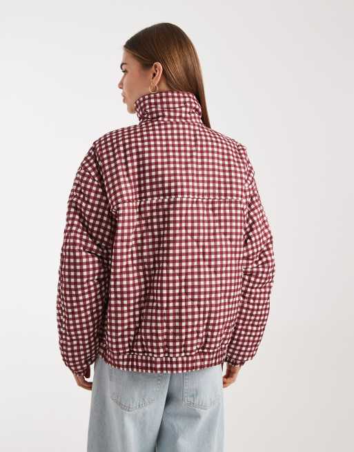 ASOS DESIGN – Röd, kviltad bomberjacka med ok och ginghamrutigt mönster, 4 av 4