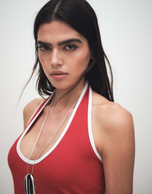 ASOS DESIGN – Röd midiklänning med halterneck och vita kontrastkanter, 4 av 4