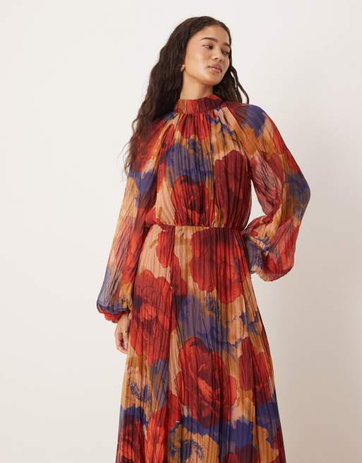 ASOS DESIGN – Röd och blåblommig, krinklad maxiklänning med hög krage och blusärmar, 3 av 4