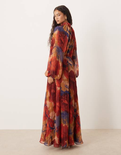 ASOS DESIGN – Röd och blåblommig, krinklad maxiklänning med hög krage och blusärmar, 4 av 4