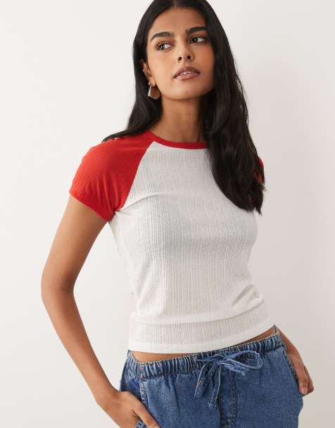 ASOS DESIGN – Röd och vit, figursydd raglan-t-shirt i mesh med textur - view 1
