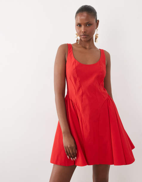 ASOS DESIGN – Röd, strukturerad, vippig miniklänning i bengalin med djup halsringning - view 1