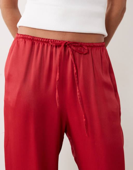 ASOS DESIGN – Röda byxor i satin och dra på-modell med vida ben, 3 av 5