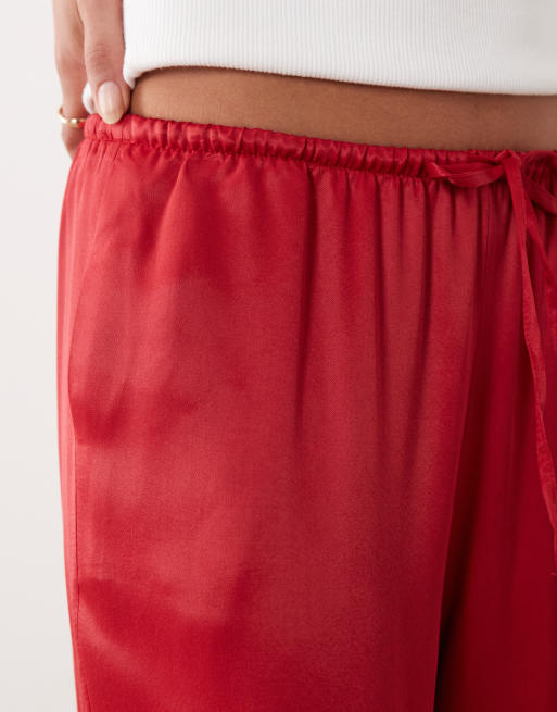 ASOS DESIGN – Röda byxor i satin och dra på-modell med vida ben, 4 av 5