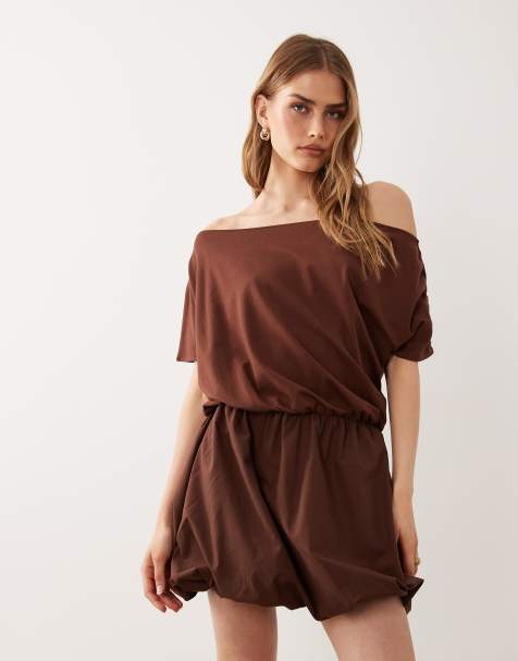 ASOS DESIGN – Rödbrun miniklänning i off shoulder-modell med ballongkjol - view 1
